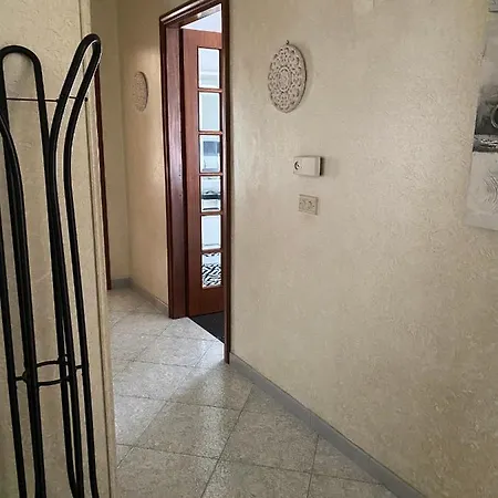 Allegrhouse: Intero * Brindisi
