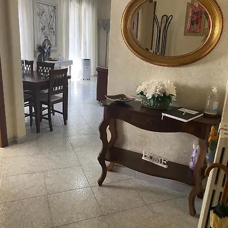 Allegrhouse: Intero Apartman *